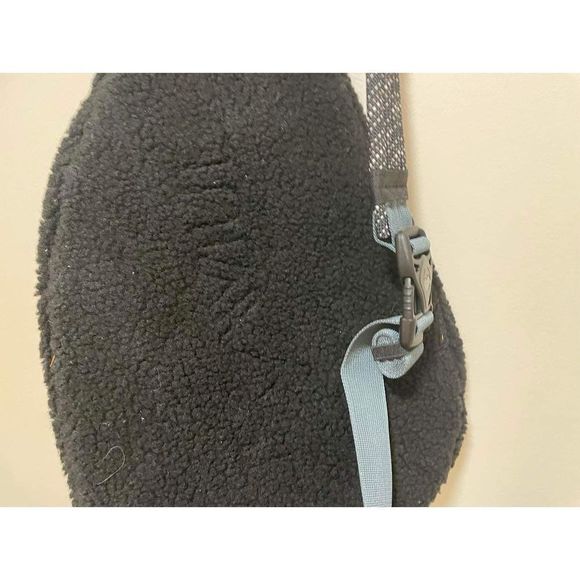 NWT KAVU SHERPA FLEECE ROPE BAG - Picture 13 of 13